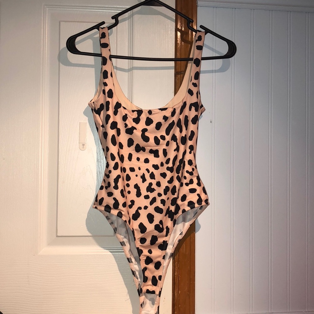 New with tags princess polly body suit